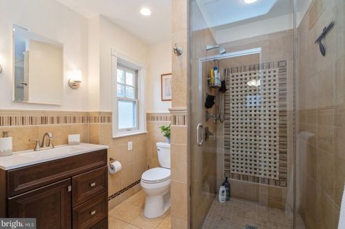 16 Renfrew Ave, Trenton NJ  08618-3334 exterior