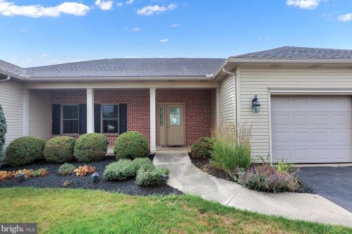 638 Foxtail Dr, York, PA 17404-6648