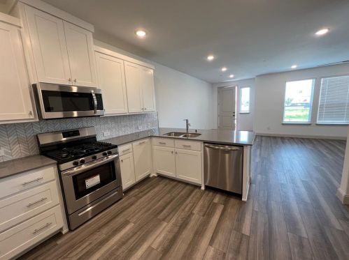 4561 Bishop St, Fort Worth TX  76105-2873 exterior