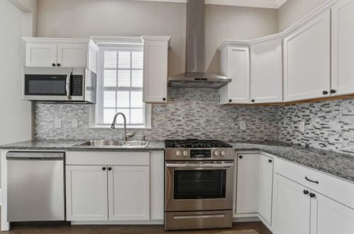 1715 Evans Dr, Atlanta GA  30310-4503 exterior