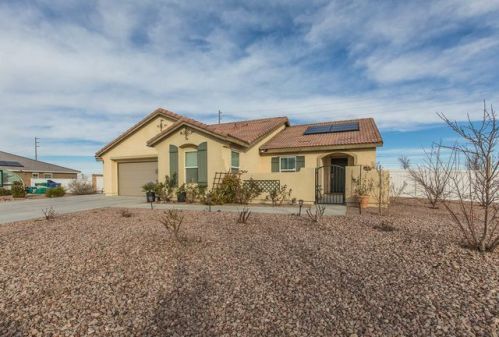43236 Palm Ln, Lancaster, CA 93535-2971