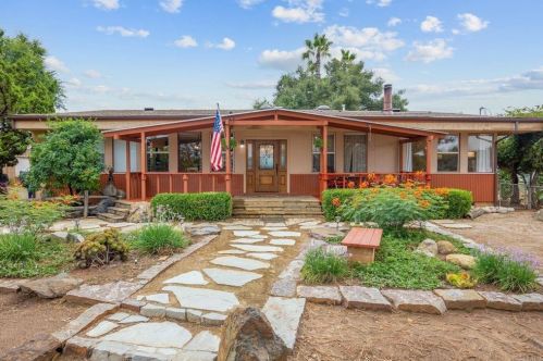 477 Mountain View Rd, El Cajon, CA 92021-3849