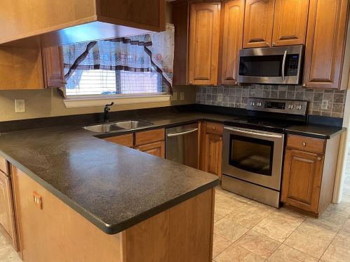 1529 Stratford Dr, Midlothian TX  76063-3357 exterior