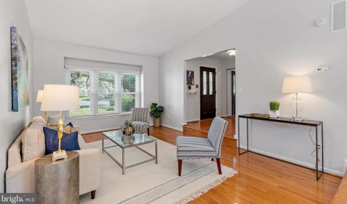 2001 Blue Ridge Ct, Herndon, VA 20170-4041