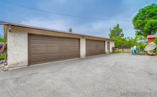 2241 Avenida Del Diablo, Escondido, CA 92029-2905