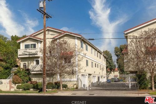 13825 Victory Blvd, Van Nuys, CA 91401