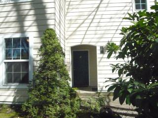 8325 Curry Dr, Wilsonville, OR 97070-7423