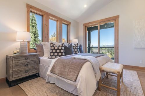 11768 Rhineland Ave, Truckee CA  96161-7069 exterior