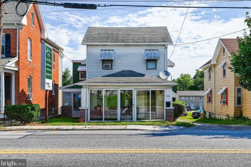 868 Baltimore St, Hanover, PA 17331-4130