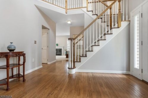 20 Goosetown Dr, Clinton, NJ 08809-2603