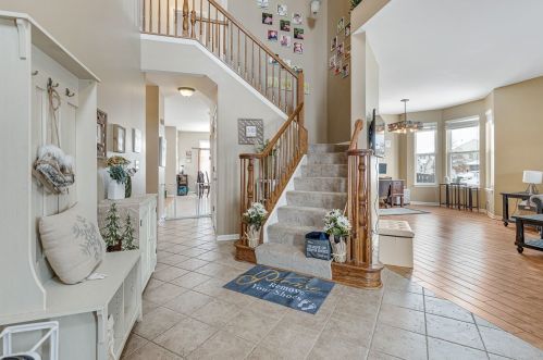 808 Portsmouth Dr, Pingree Grove, IL 60140-9190