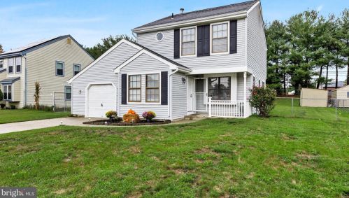 17 Linden Dr, Blenheim, NJ 08012-3135