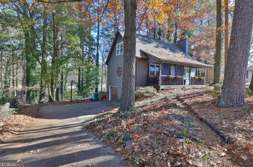 751 San Fernando Dr, Smyrna GA  30080-1437 exterior
