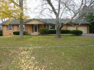 1004 Greenwood Ave, Tullahoma, TN 37388-2938