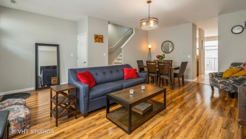 3211 Lexington St, Chicago, IL 60624-4292
