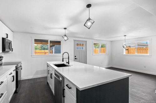 4381 Acoma St, Englewood CO  80110-5745 exterior