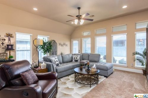 2147 Pioneer Pass, Seguin TX 78155-4456 exterior