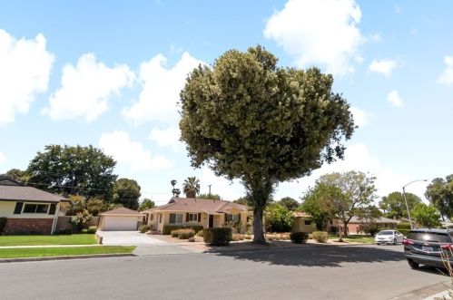 2832 David St, Riverside, CA 92506-4131
