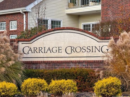 195 Carriage Crossing Ln, Middletown CT  06457-5861 exterior