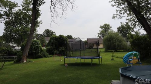 399 Fairview Ave, Green Brook, NJ 08812-1513