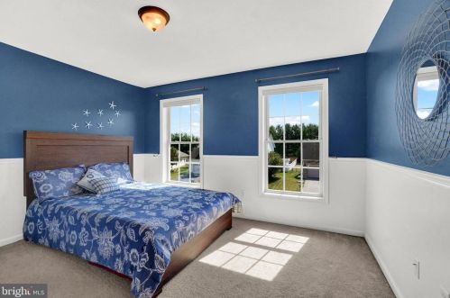 1433 Farm Cross Way, York PA  17408-8537 exterior