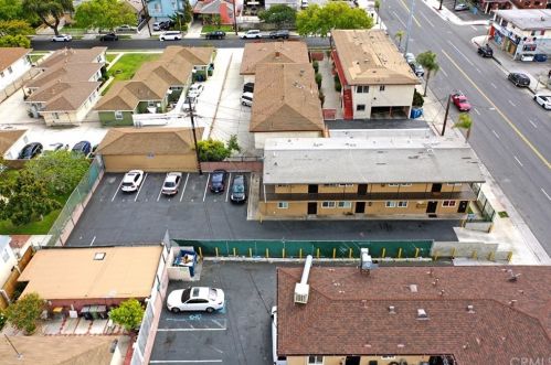 13714 Inglewood Ave, Hawthorne CA  90250-6742 exterior