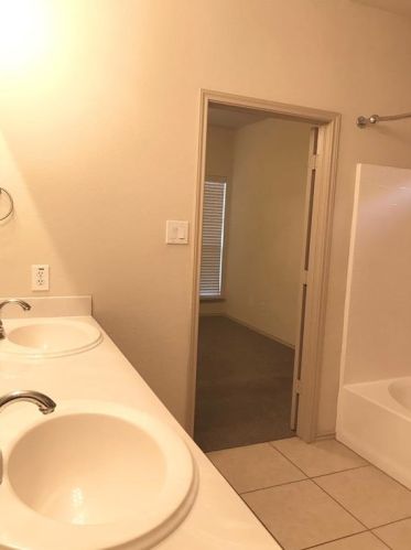 5916 Kristen Dr, Fort Worth TX  76131-1612 exterior