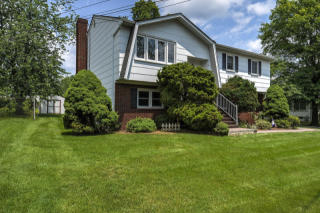 830 Inman Ave, Edison, NJ 08820-1360