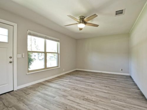 7607 Creston Ln, Austin TX  78752-1326 exterior