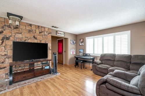 1462 Twin Oaks Valley Rd, San Marcos, CA 92069-1112