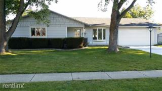 908 Bradford Ln, Schaumburg IL  60193-2606 exterior