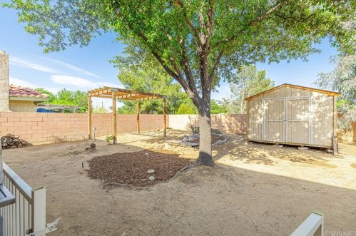 42336 La Gabriella Dr, Lancaster CA 93536-4388 exterior