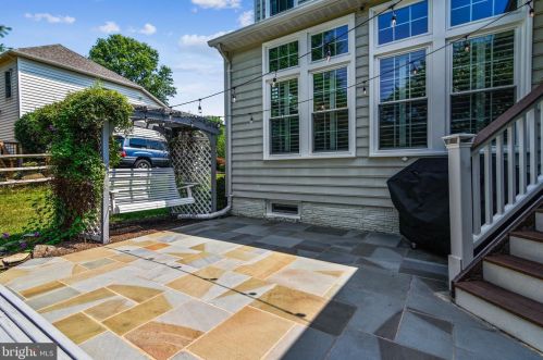 7742 Royal Sydney Dr, Gainesville VA  20155-2867 exterior