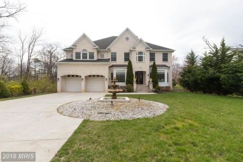 5521 Clifton Rd, Clifton, VA 20124-1035