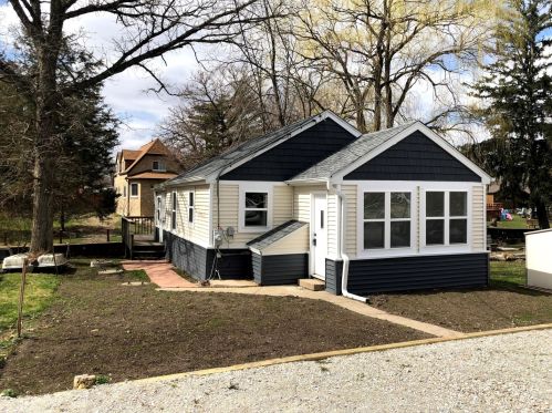42360 Willow St, Antioch, IL 60002-9232