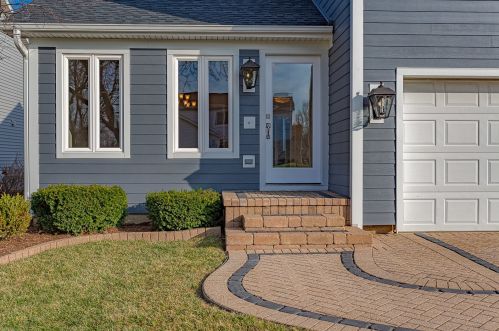 1499 Morgan Dr, Elk Grove Vlg, IL 60007-3183