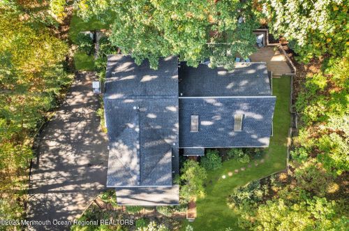 10 Lefferts Ct, Middletown NJ  07748-3031 exterior