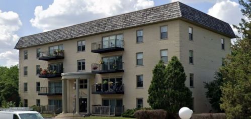 9601 Golf Rd, Des Plaines, IL 60016-1571