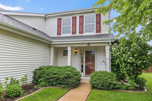 1195 Spinnaker St, Pingree Grove, IL 60140-2040
