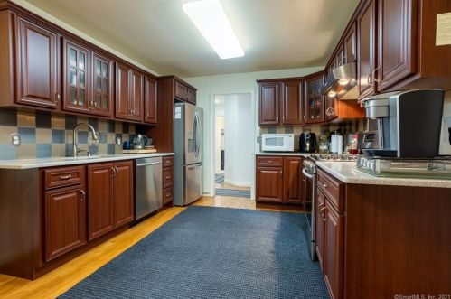 25 Linden Hts, Norwalk, CT 06851-1552