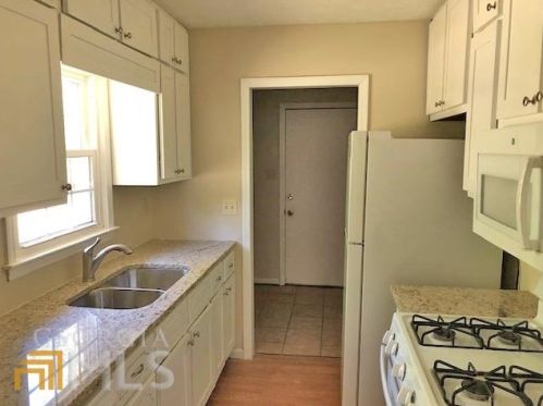 45 Mountain View Cir, Porterdale, GA 30016-6908