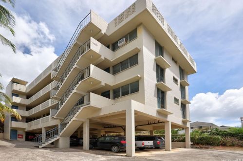 409 Iolani Ave, Honolulu HI  96813-1850 exterior