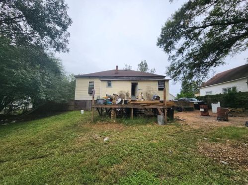 1589 Broad St, Conyers GA  30012-3703 exterior