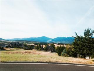 4101 Piedmont Ter, Medford, OR 97504-9469