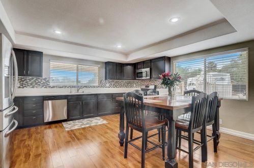 145 El Valle Opulento, Vista CA 92083-7708 exterior