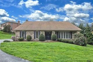 3593 Cimmeron Rd, York, PA 17402-4315