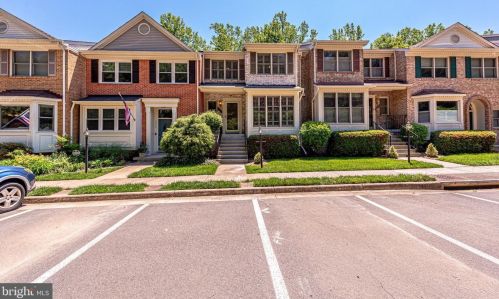 9041 Golden Sunset Ln, Springfield, VA 22153-2456