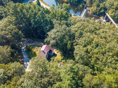 12 Starrett Rd, Bennington, NH 03442-4211