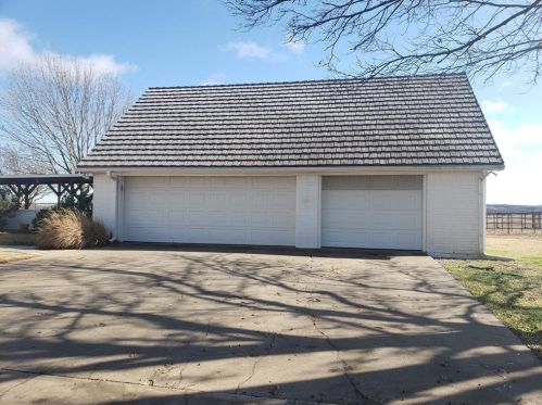 2920 Hall Cemetery Rd, Dorchester, TX 75459-2838
