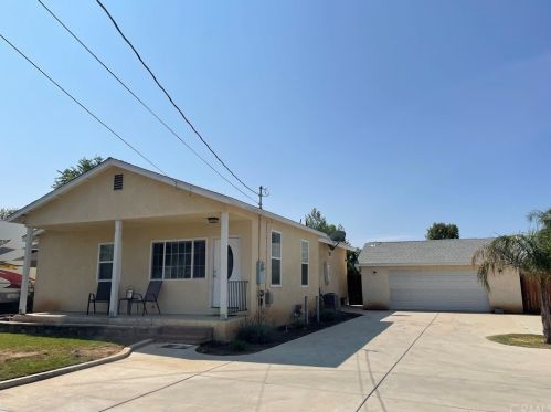121 County Line Rd, Calimesa, CA 92320-1312